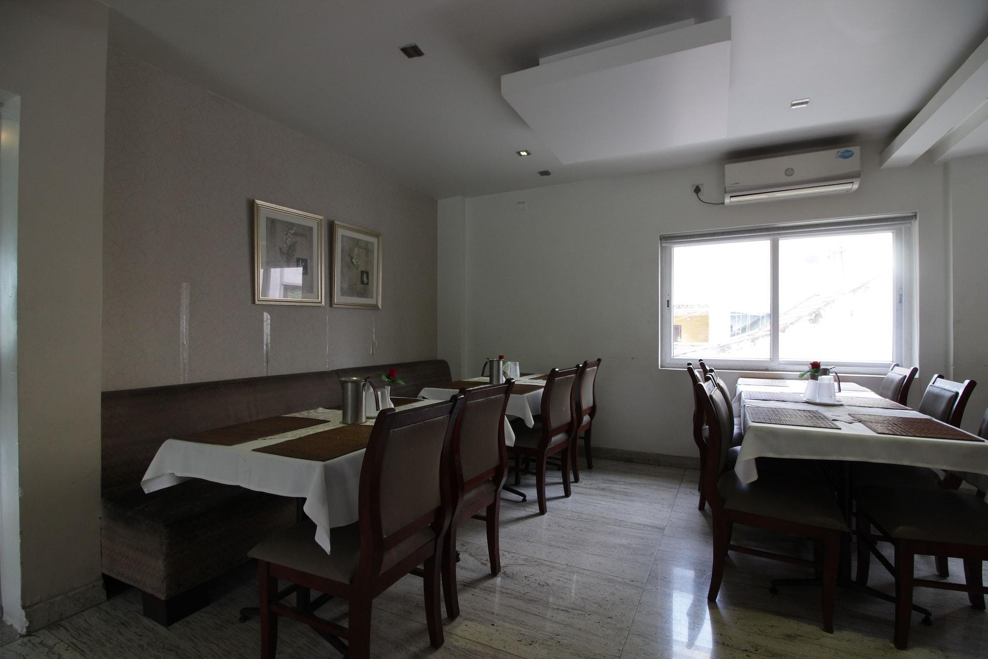 Hotel White Parrot Mysore Exterior foto